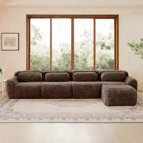 Divano sezionale modulare a L da 149" con pouf e cuscini decorativi – Tessuto felpato color kaki chiaro