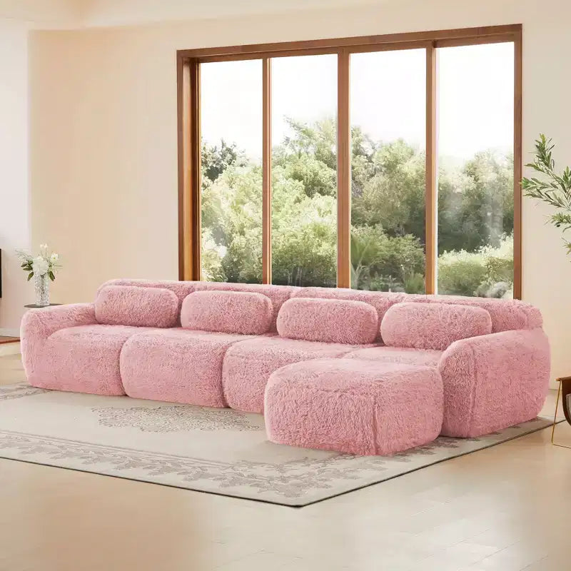 Divano sezionale modulare a L da 149" con pouf e cuscini decorativi – Tessuto felpato color kaki chiaro