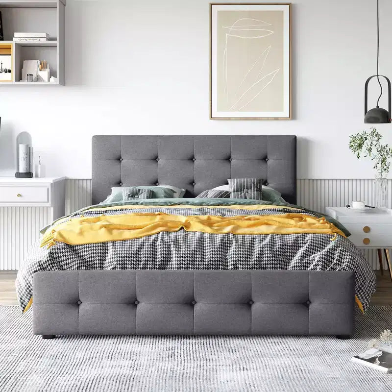 Letto a piattaforma imbottito queen size con testiera trapuntata a bottoni e 4 cassetti contenitore