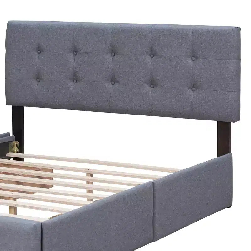 Letto a piattaforma imbottito queen size con testiera trapuntata a bottoni e 4 cassetti contenitore