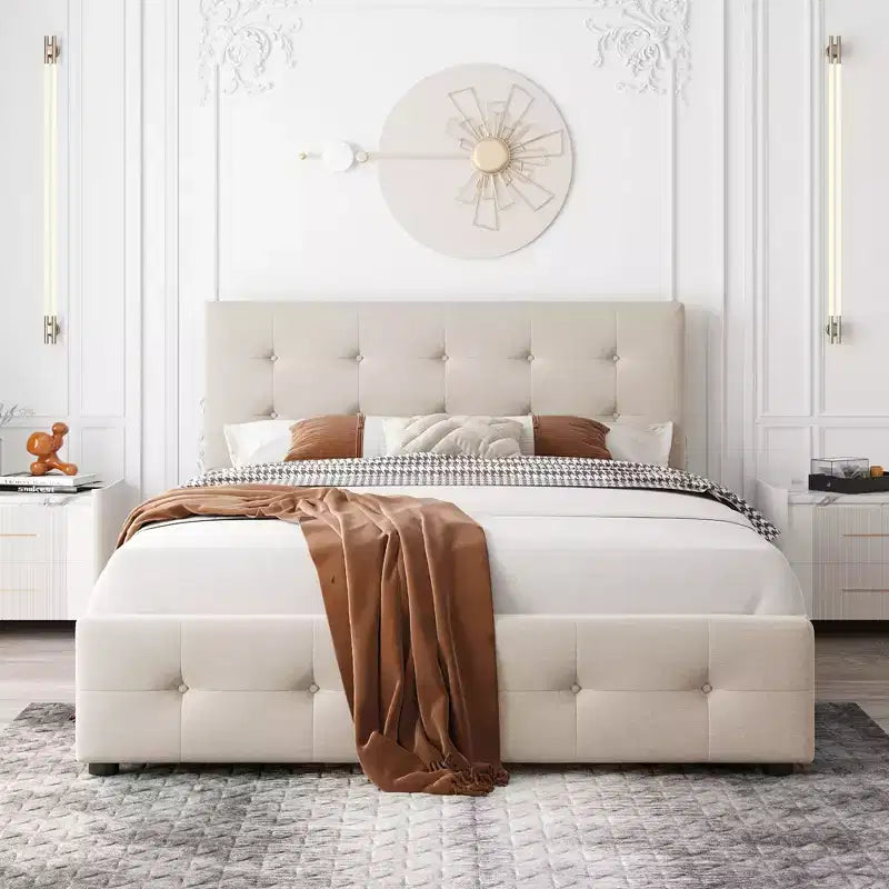 Letto a piattaforma imbottito queen size con testiera trapuntata a bottoni e 4 cassetti contenitore